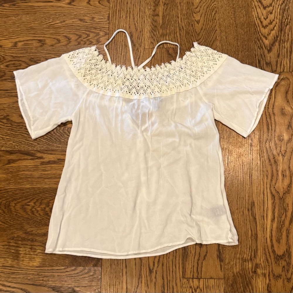 NWT - POL - Short Sleeve Off White Crochet Neck Women's Top Lace Up Back - Small
